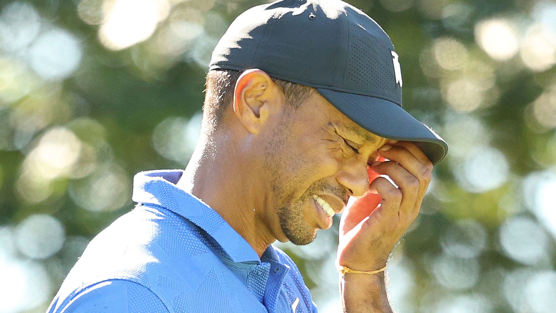 Woods in hunt after slow start