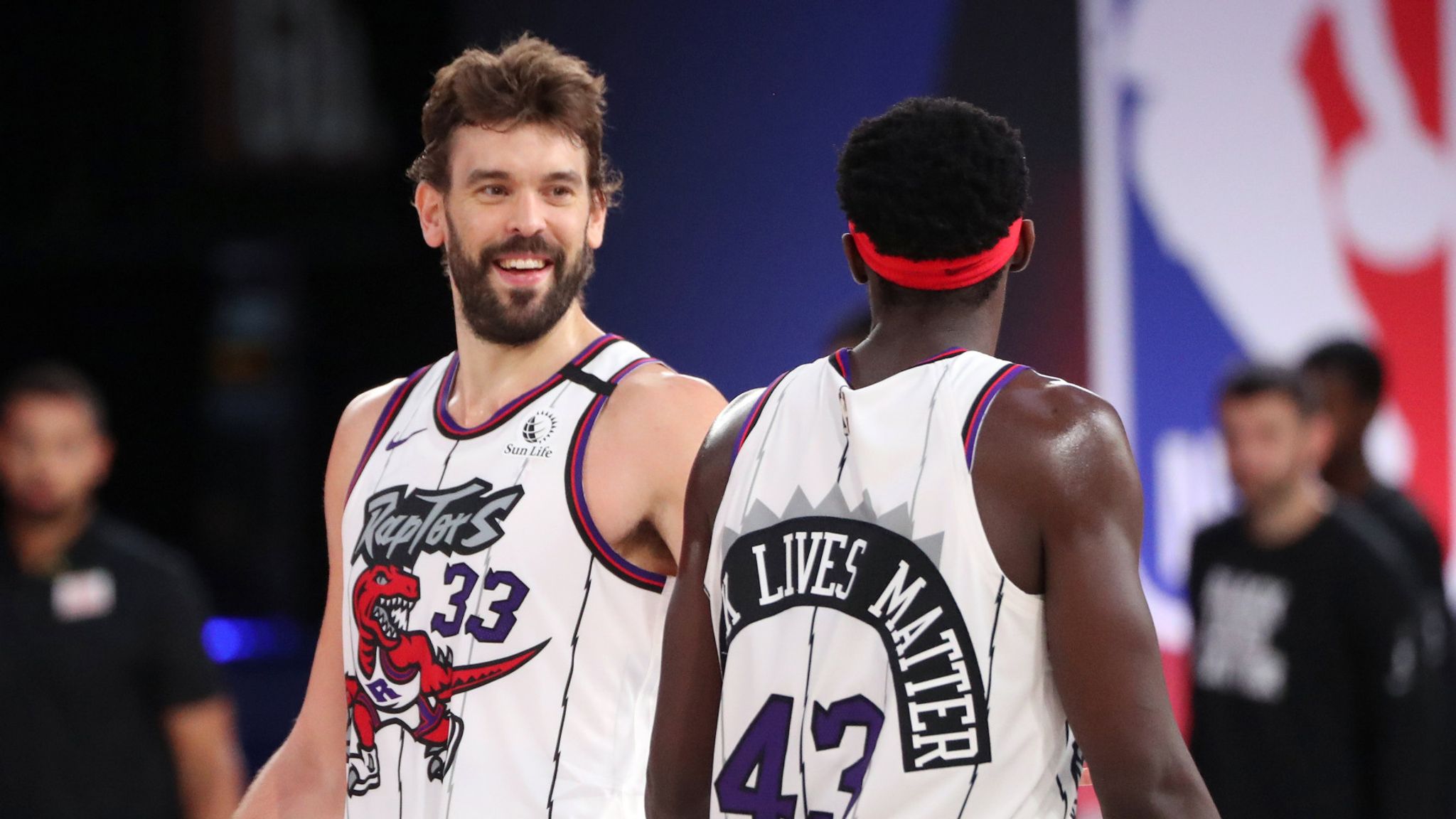 Toronto Raptors Faced The 'Vancouver' Grizzlies Wearing 90's Jerseys -  Narcity