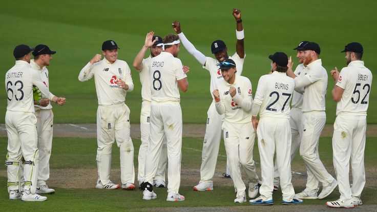 England celebrate a DRS decision in Test vs Pakistan at Old Trafford