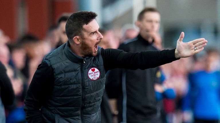 Kelty Hearts manager Barry Ferguson shouts instructions from the sidelines