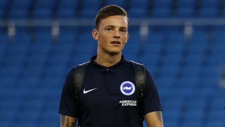 Ben White appears set to stay at Brighton this season