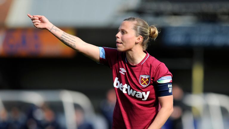 Gilly Flaherty of West Ham United gives her team instructions during the FA Women&#39;s Super League match between Chelsea Women and West Ham United Women at Kingsmeadow on March 31, 2019 in Kingston upon Thames, England
