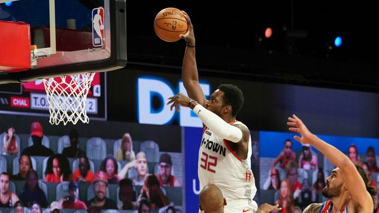 Jeff Green dunks for the Houston Rockets