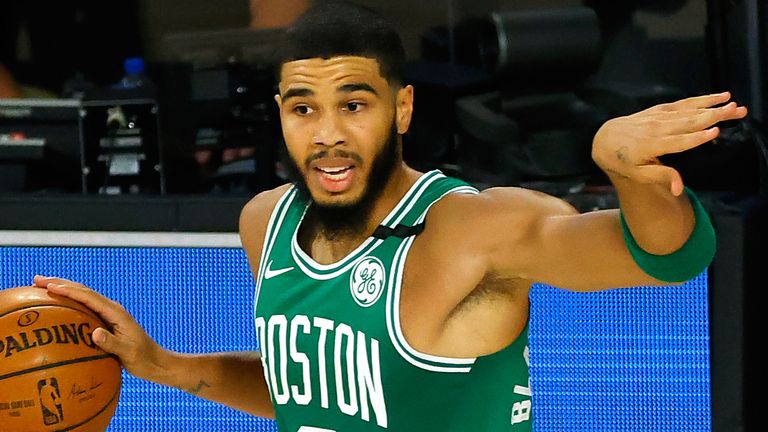 Jayson Tatum directs the offense during Boston's Game 2 win over Philadelphia