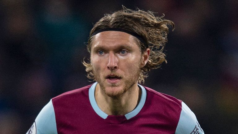 Jeff Hendrick has joined Newcastle on a four-year deal