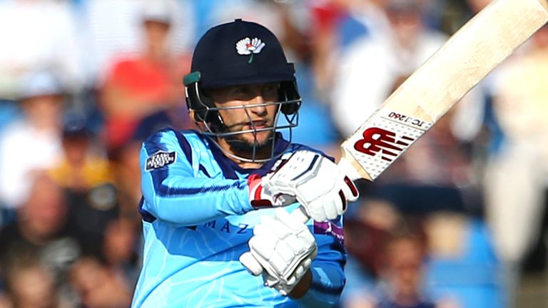 Joe Root of Yorkshire Vikings plays a pull shot during the Royal London One-Day Cup match between Yorkshire Vikings and Northamptionshre Steelbacks at Emerald Headingley on June 7, 2018 in Leeds, England. (Photo by Ashley Allen/Getty Images)