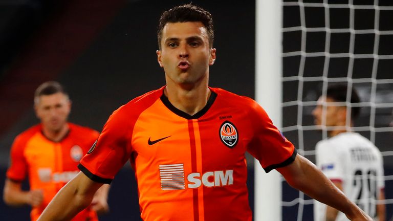 Junior Moraes celebrates scoring for Shakhtar Donetsk vs Basel