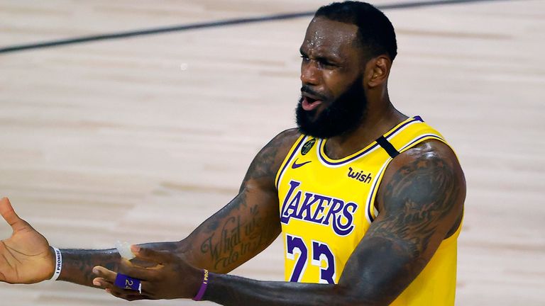 LeBron James questions a call during the Lakers&#39; loss to the Thunder