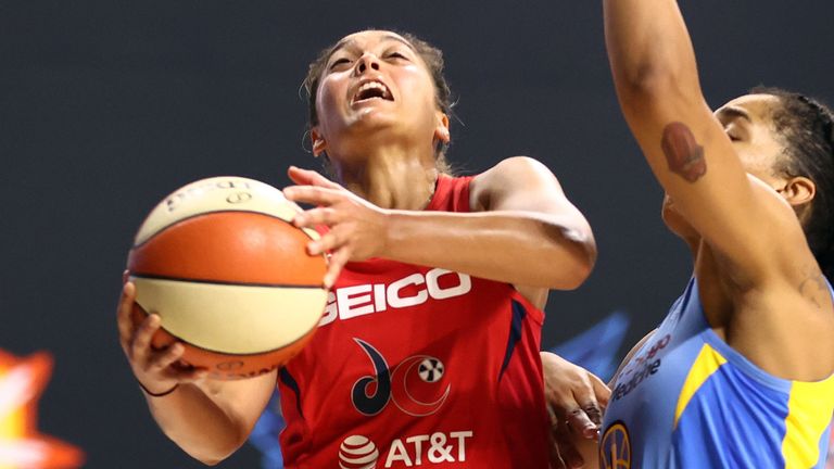 Leilani Mitchell rises to the basket against the Chicago Sky