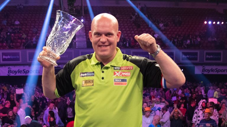 Michael van Gerwen will be looking to defend his title, after defeating Dave Chisnall in last year's final