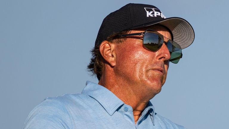 Mickelson will play alongside Pampling and Petrovic in the final round on Wednesday