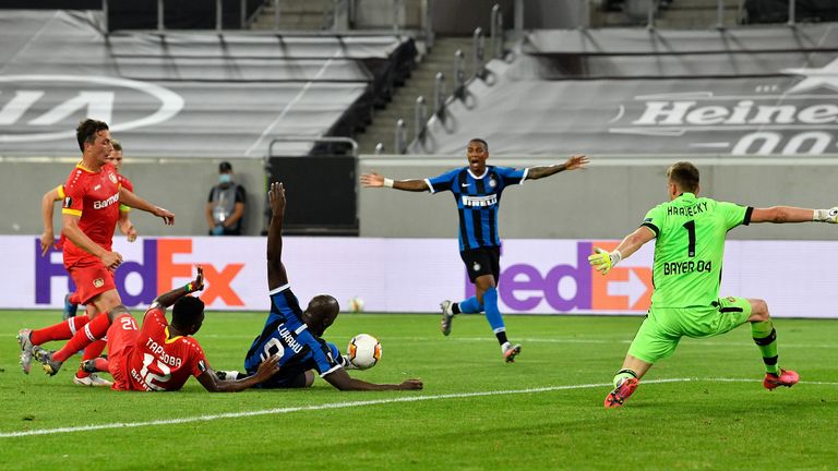 Lukaku still manages to score despite being challenged by Edmond Tapsoba