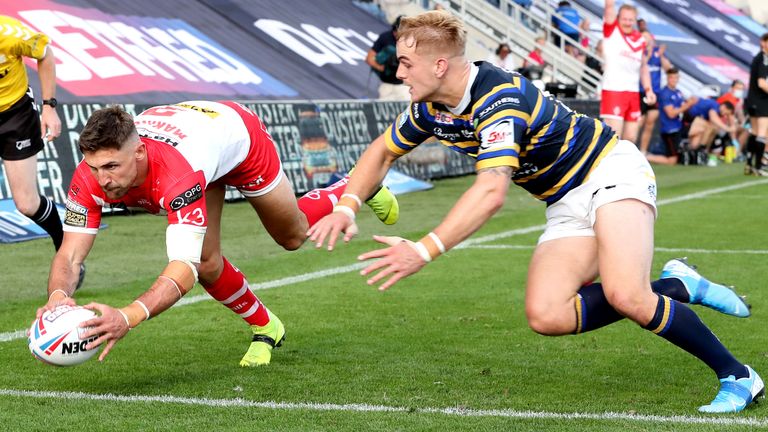 Tommy Makinson scores St Helens' third try against Leeds Rhinos