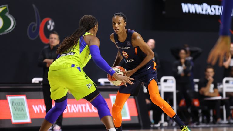  DeWanna Bonner #24 of the Connecticut Sun handles the ball against the Dallas Wings on August 6, 2020 at Feld Entertainment Center in Palmetto, Florida