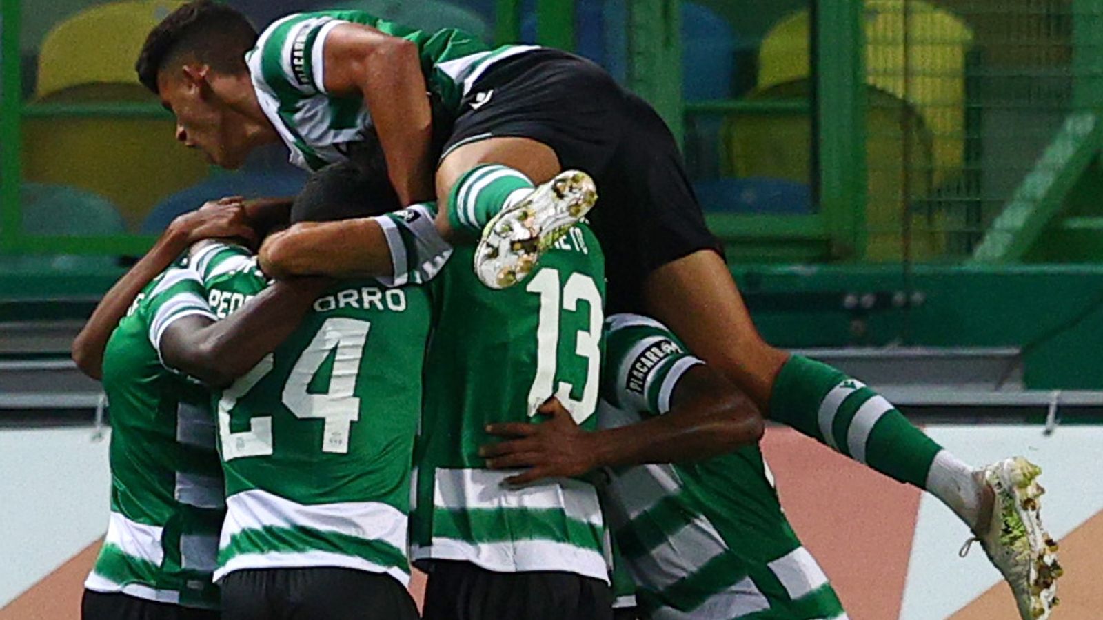 Www sporting. Спортинг Лиссабон. Спортинг Лиссабон 2021. Рубен Аморим Спортинг Лиссабон футбол 2021. ФК Спортинг Лиссабон 2021.