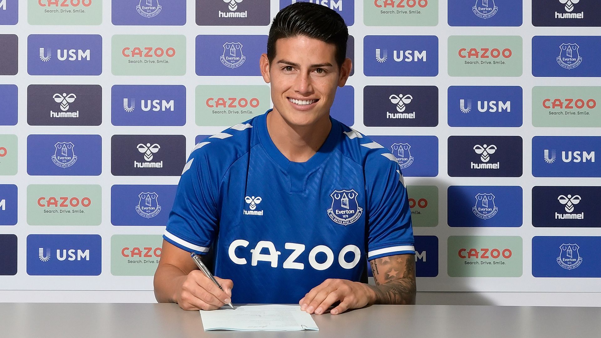 Everton sign James from Real Madrid