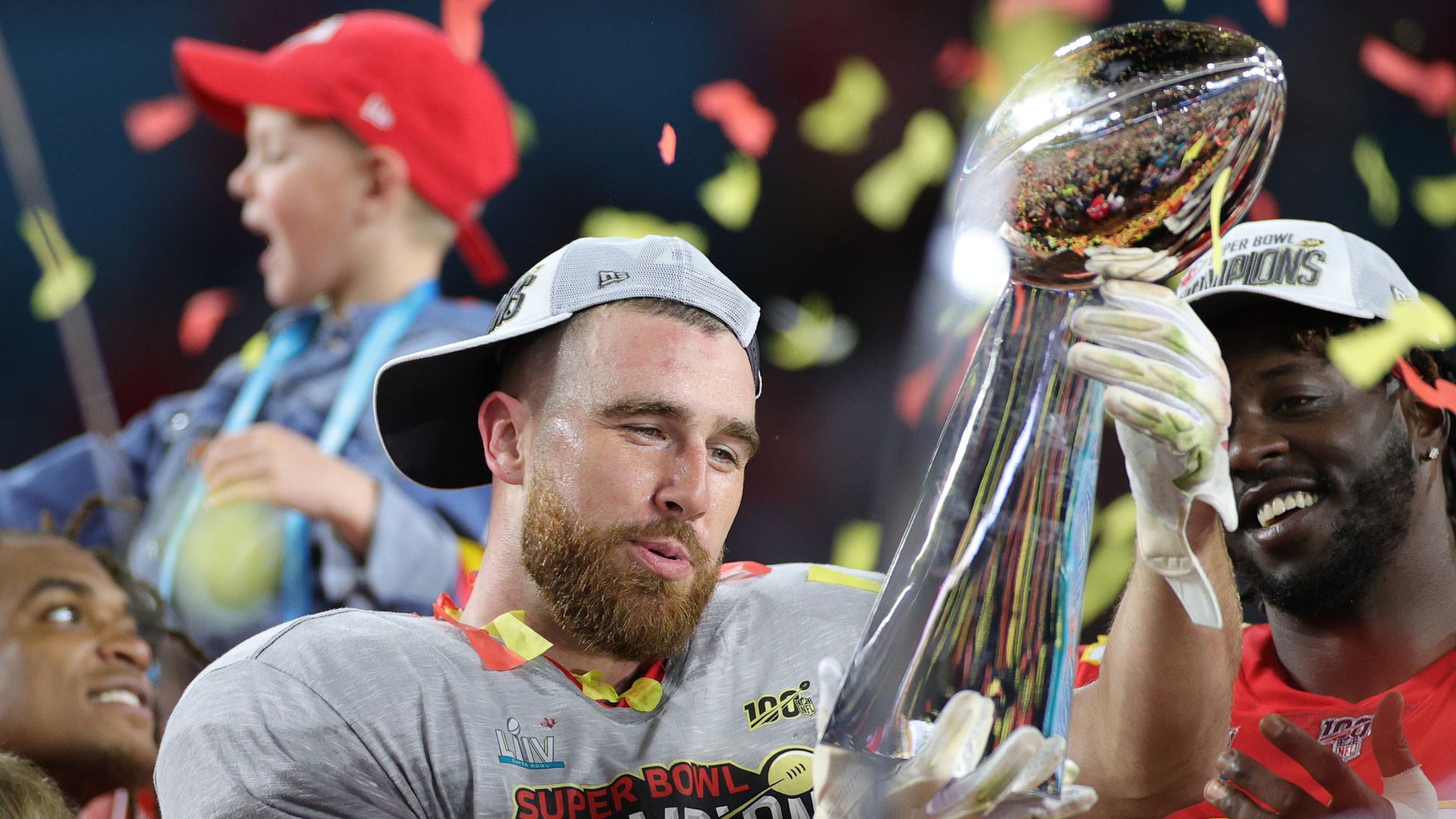 Kelce: Mahomes has the world in his palm