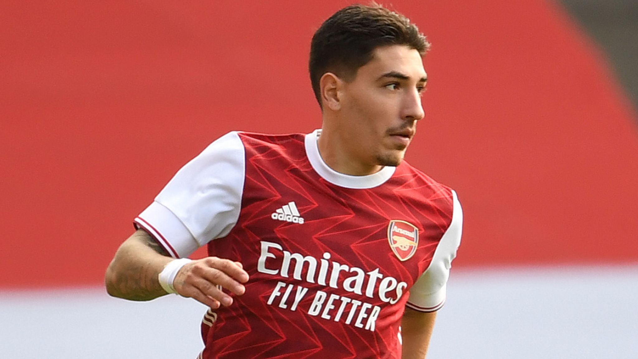Arsenal news: Hector Bellerin rinsed for his latest fashion venture –  'focus on football', Football, Sport