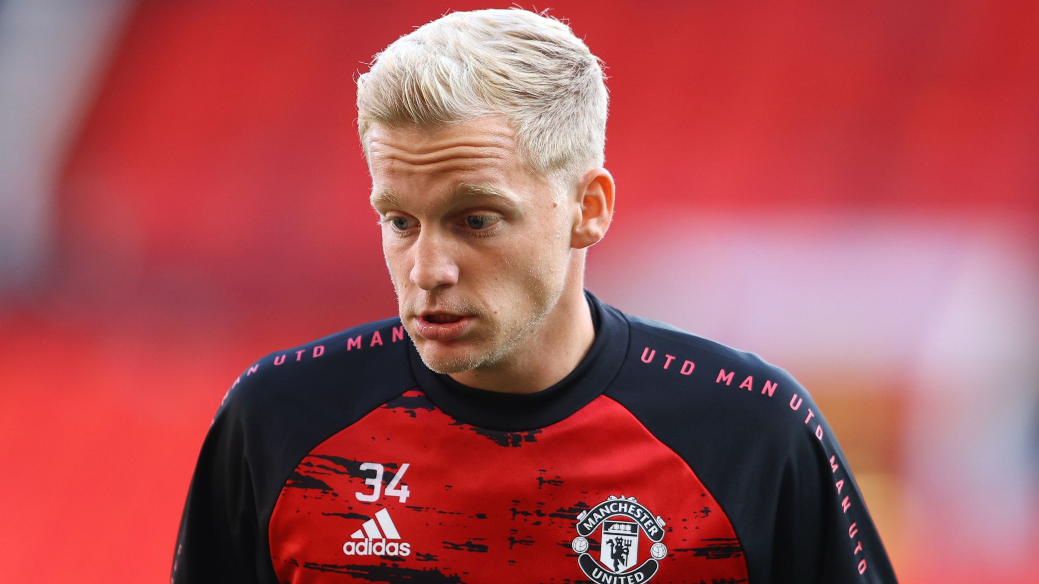 Donny van de Beek&#39;s agent insists midfielder is happy at Manchester Utd despite advisor&#39;s criticism of club | Football News | Sky Sports