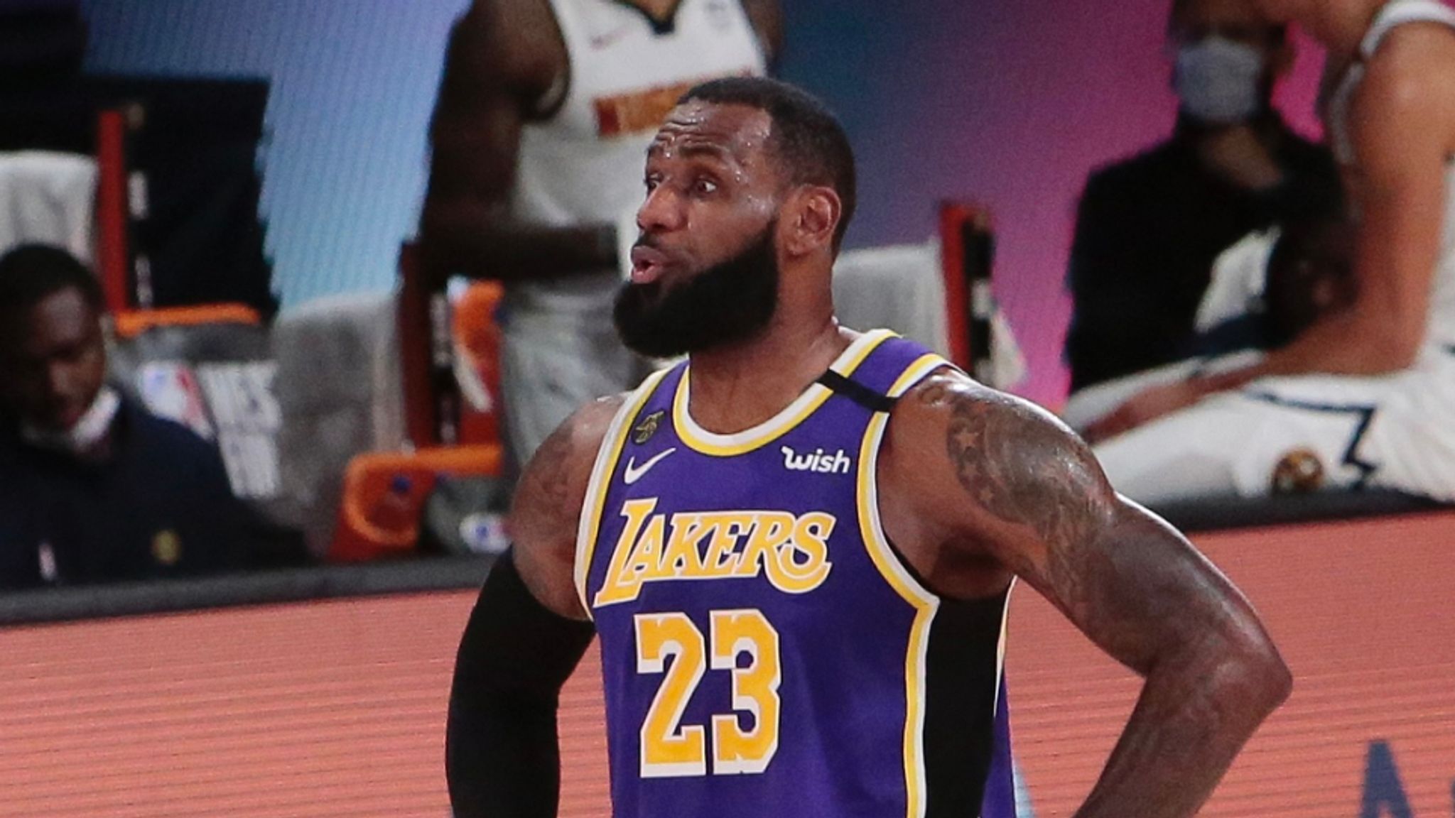 lebron james goes to lakers