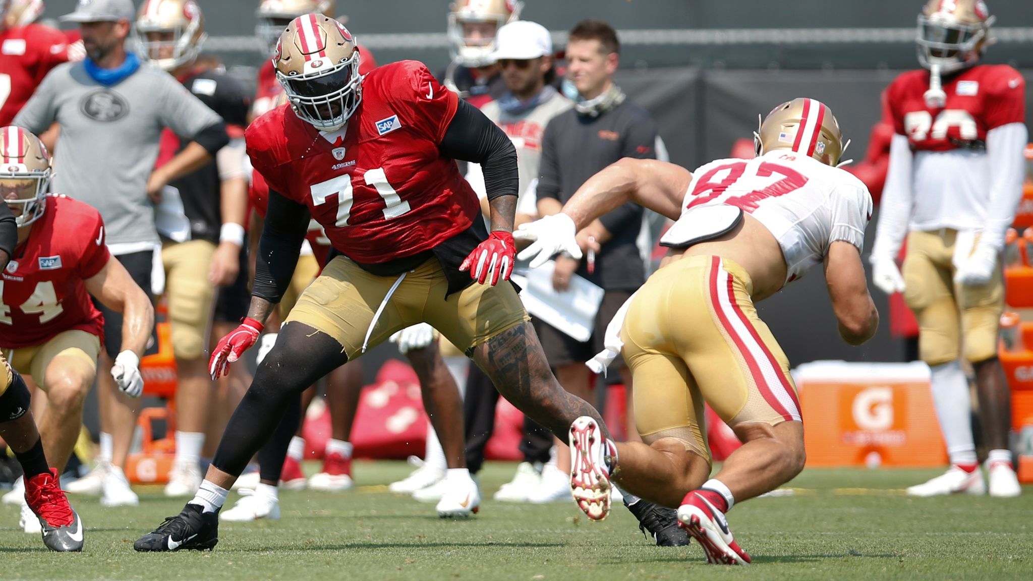 49ers' Trent Williams took to Richard Sherman, after taking a swing