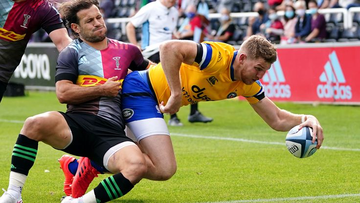 Ruaridh McConnochie scores a try against Harlequins