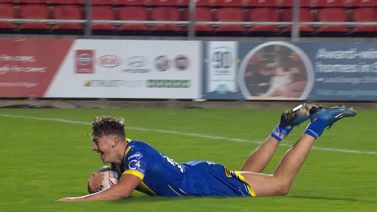 Watch as Matty Ashton sprinted under the post to score and win the match for Warrington Wolves!
