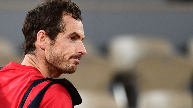 Britain's Andy Murray leaves the court at the end of the men's singles first round tennis match against Switzerland's Stanislas Wawrinka on Day 1 of The Roland Garros 2020 French Open tennis tournament in Paris on September 27, 2020. 