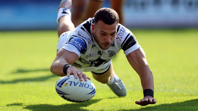 Carlos Tuimavave ran in two tries for Hull in the Challenge Cup win over Castleford