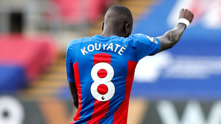 Cheikhou Kouyate takes the knee in support of Black Lives Matter 