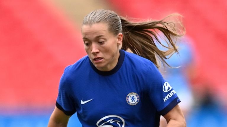 Manchester City&#39;s English defender Demi Stokes (L) vies for the ball against Chelsea&#39;s English striker Fran Kirby (R) during the English FA Women&#39;s Community Shield football match between Chelsea and Manchester City at Wembley Stadium in north London on August 29, 2020.