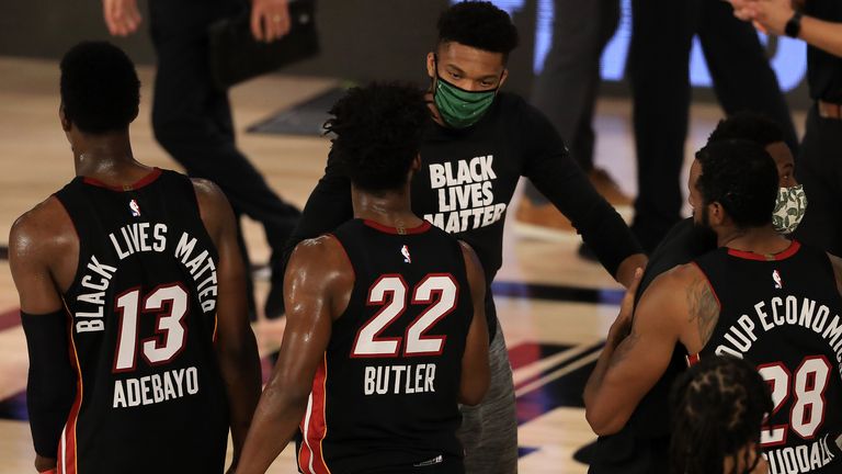 Injured Giannis Antetokounmpo congratulated the Heat players at the conclusion of Game 5