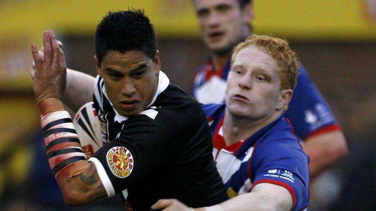 Rugby League - XXXX Test - Great Britain v New Zealand - St Helens
Great Britain's James Graham tackles New Zealand's Shontayne Hape during the XXXX Test at Knowsley Road, St Helens.