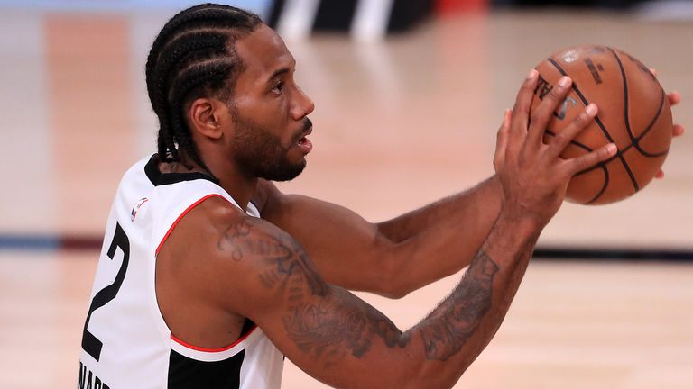 Kawhi Leonard shoots a free throw during the Clippers' Game 4 win over the Nuggets