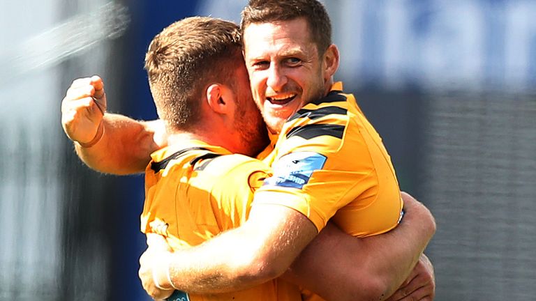 Jimmy Gopperth celebrates with Tom Willis after Wasps' win over Saracens