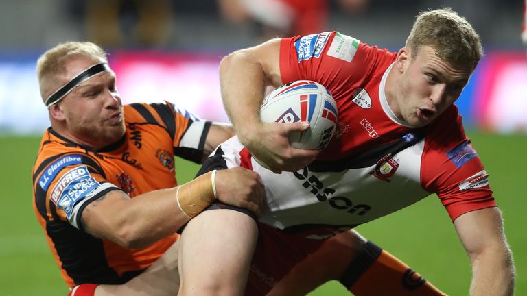 Joey Lussick scores Salford's second try against Castleford 