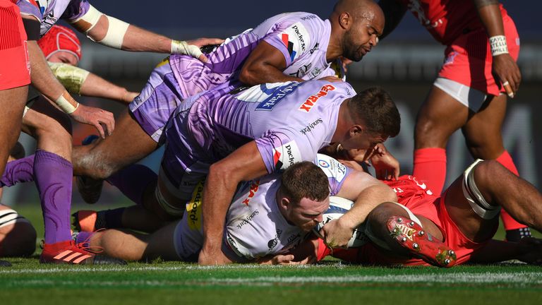 Sam Simmonds scored Exeter's second try - again from mere metres out - on the stroke of half-time