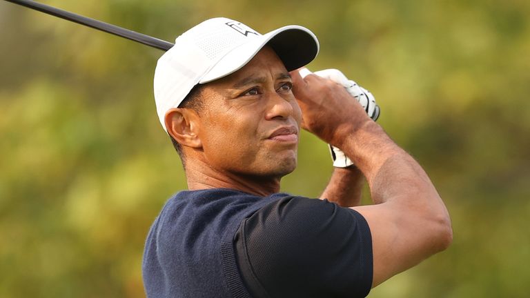 Woods made three straight birdies in the middle of the round