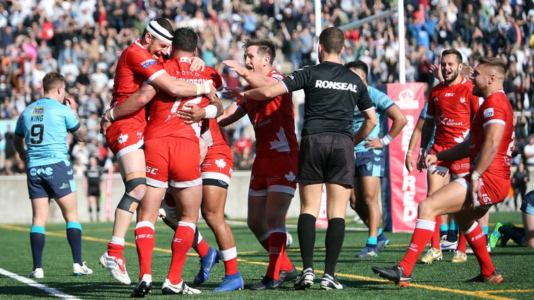 Picture by Vaughn Ridley/SWpix.com - 05/10/2019 - Rugby League - Betfred Championship Grand Final - Toronto Wolfpack v Featherstone Rovers - Lamport Stadium, Toronto, Canada - Bodene Thompson of the Toronto Wolfpack celebrates a try with teammates