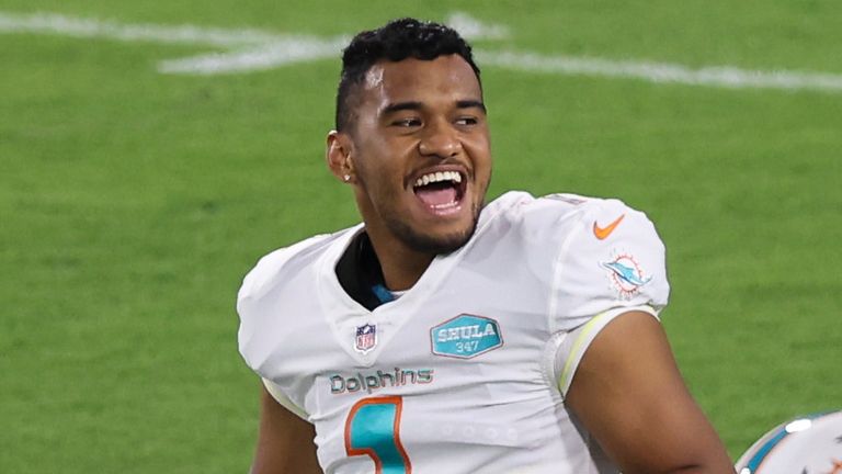 Tua Tagovailoa can learn from Ryan Fitzpatrick 'recklessness' for Miami Dolphins | NFL News | Sky Sports