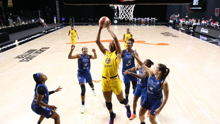 Highlights of the WNBA regular season game between the Los Angeles Sparks and the Minnesota Lynx from Florida.