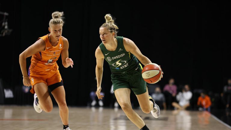 Sami Whitcomb #33 of the Seattle Storm handles the ball against the Phoenix Mercury on September 11, 2020 at Feld Entertainment Center in Palmetto, Florida. 
