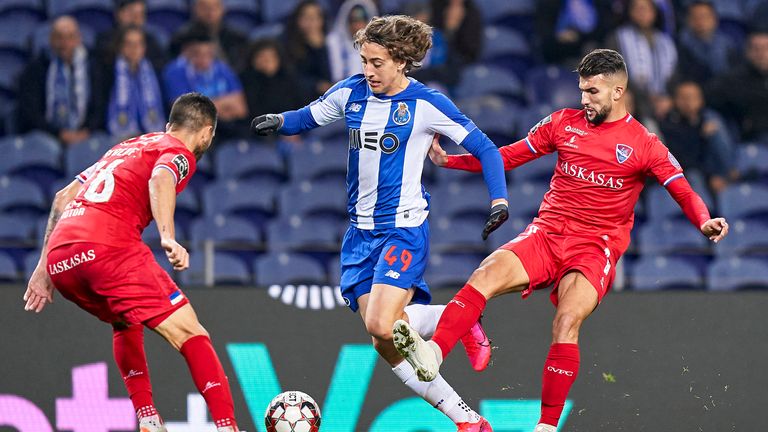 PORTO, PORTUGAL - JANUARY 28: Zakaria Naidji (R) and Ruben Fernandes of Gil Vicente FC compete for the ball with Fabio Silva of FC Porto during the Liga Nos match between FC Porto and Gil Vicente FC at Estadio do Dragao on January 28, 2020 in Porto, Portugal. (Photo by Quality Sport Images/Getty Images)