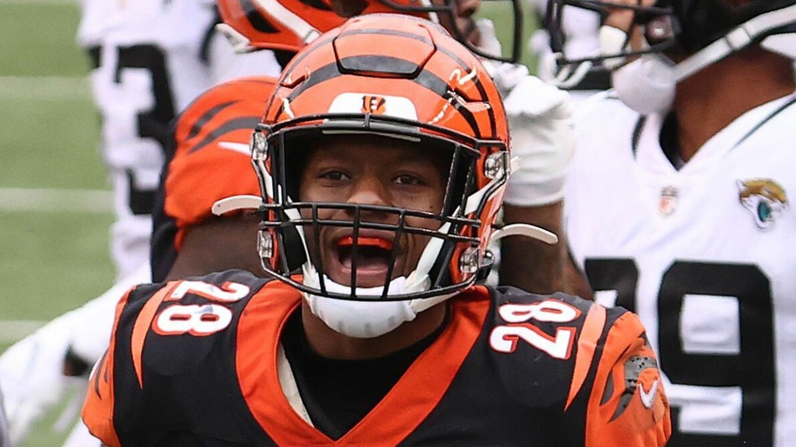 Bengals QB Joe Burrow won't play vs. Browns; Joe Mixon positive