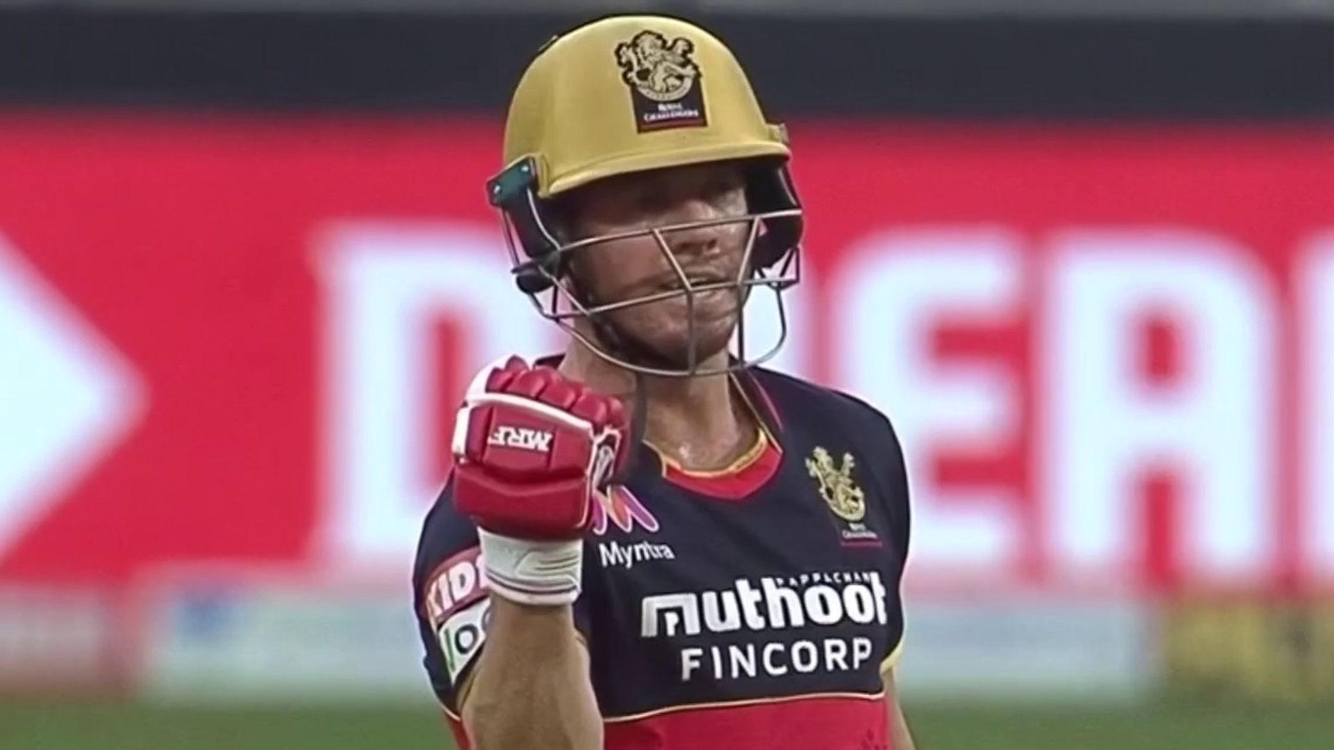 De Villiers onslaught earns RCB win in thriller