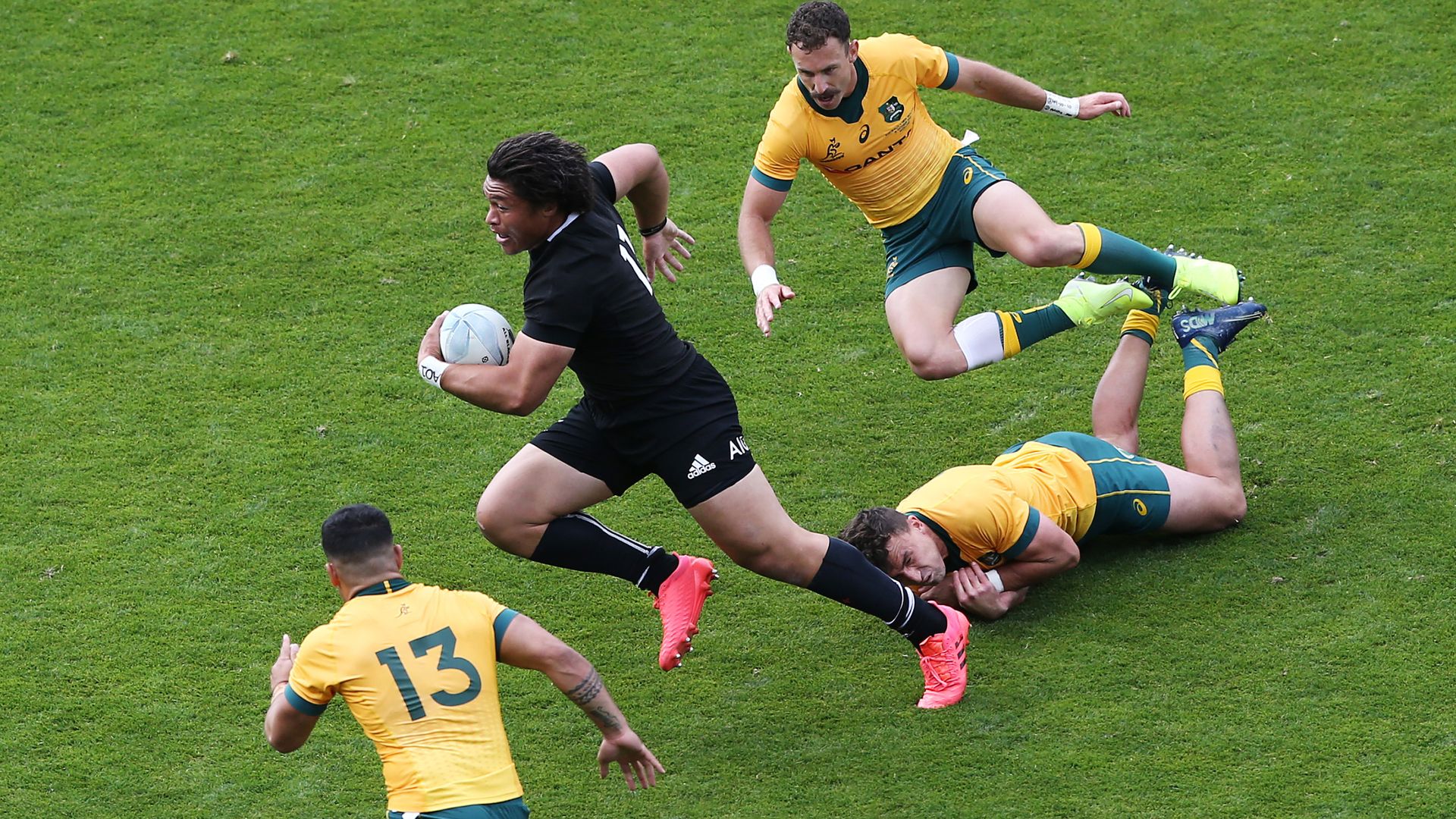 Clarke stars in All Blacks win