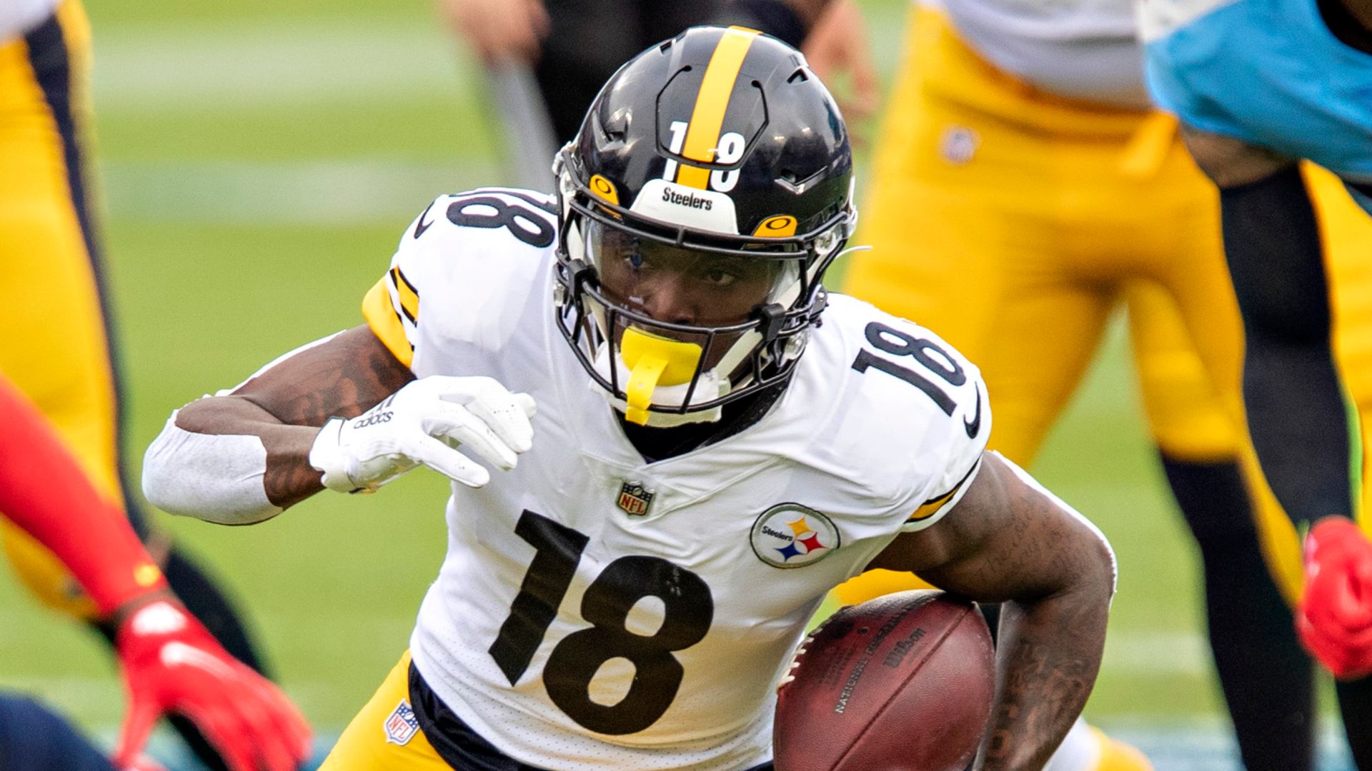 Titans miss late field goal as Steelers stay perfect