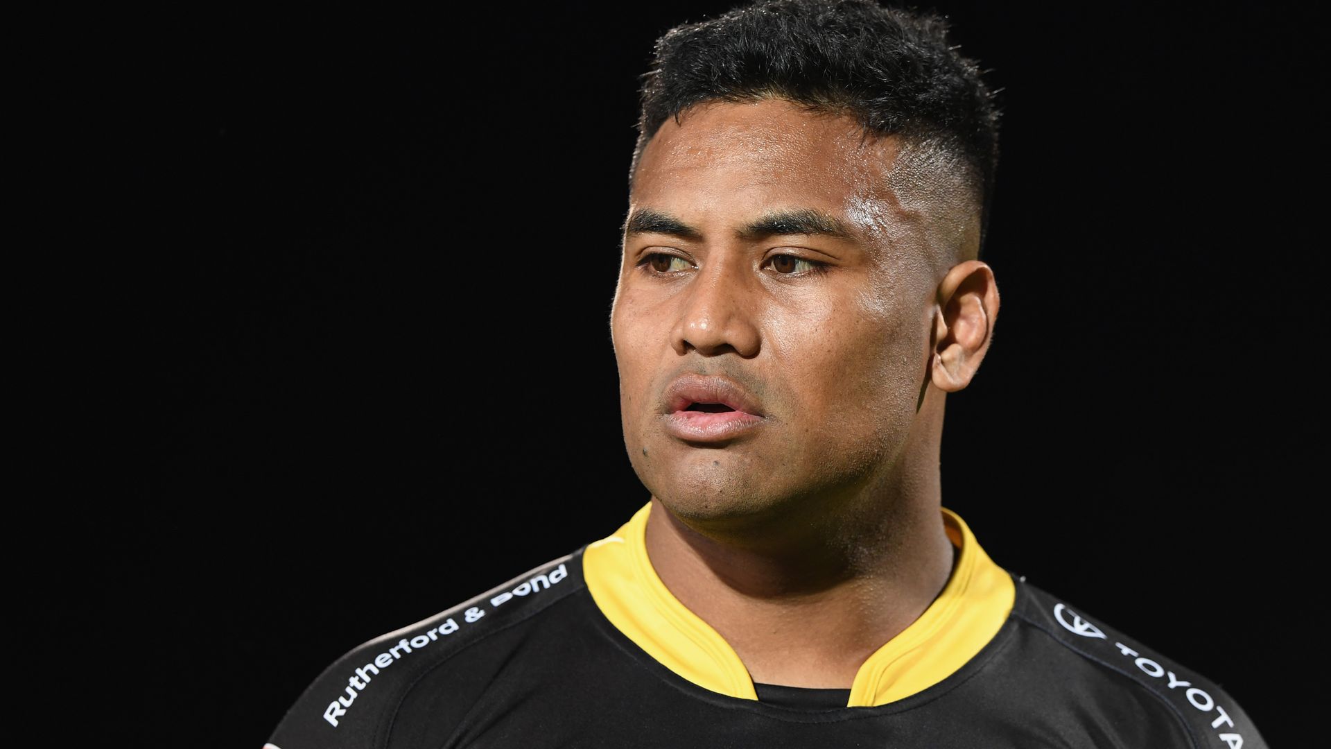 Ex-All Black Savea re-signs with Hurricanes