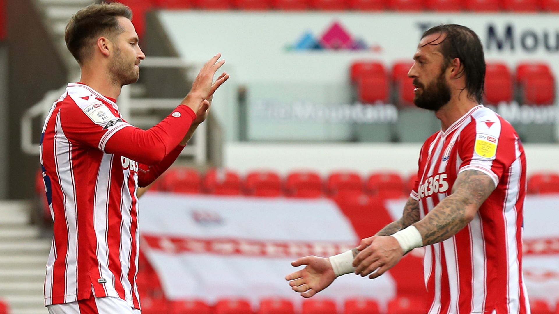 Late Powell strike snatches draw for Stoke