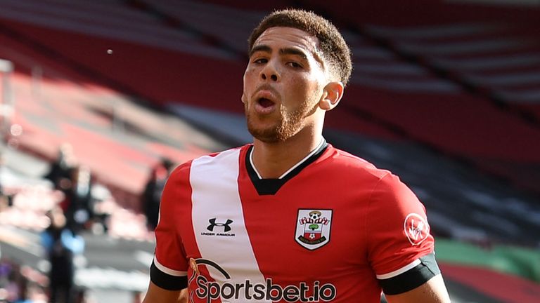 Che Adams of Southampton celebrates after scoring his sides second goal during the Premier League match between Southampton and Everton at St Mary's Stadium on October 25, 2020 in Southampton, England. 